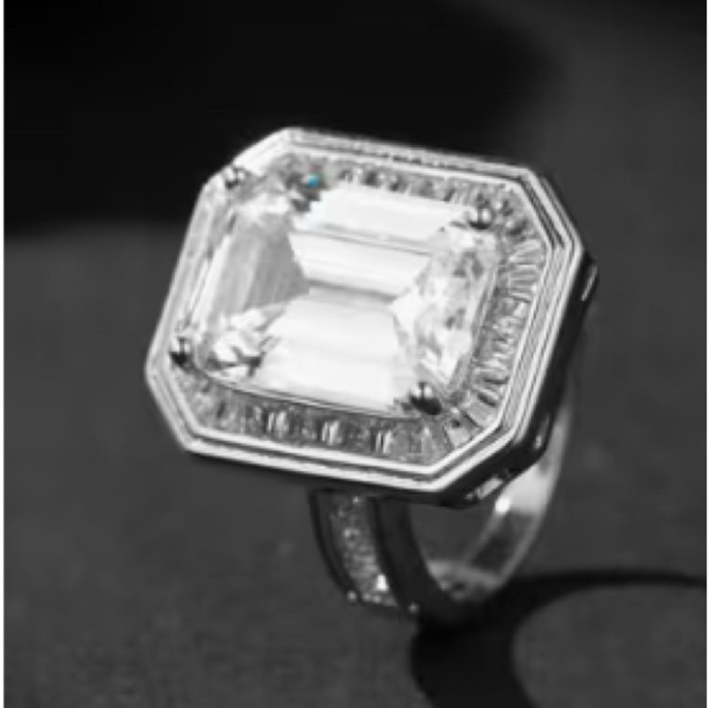 Stunning Moissanite ring